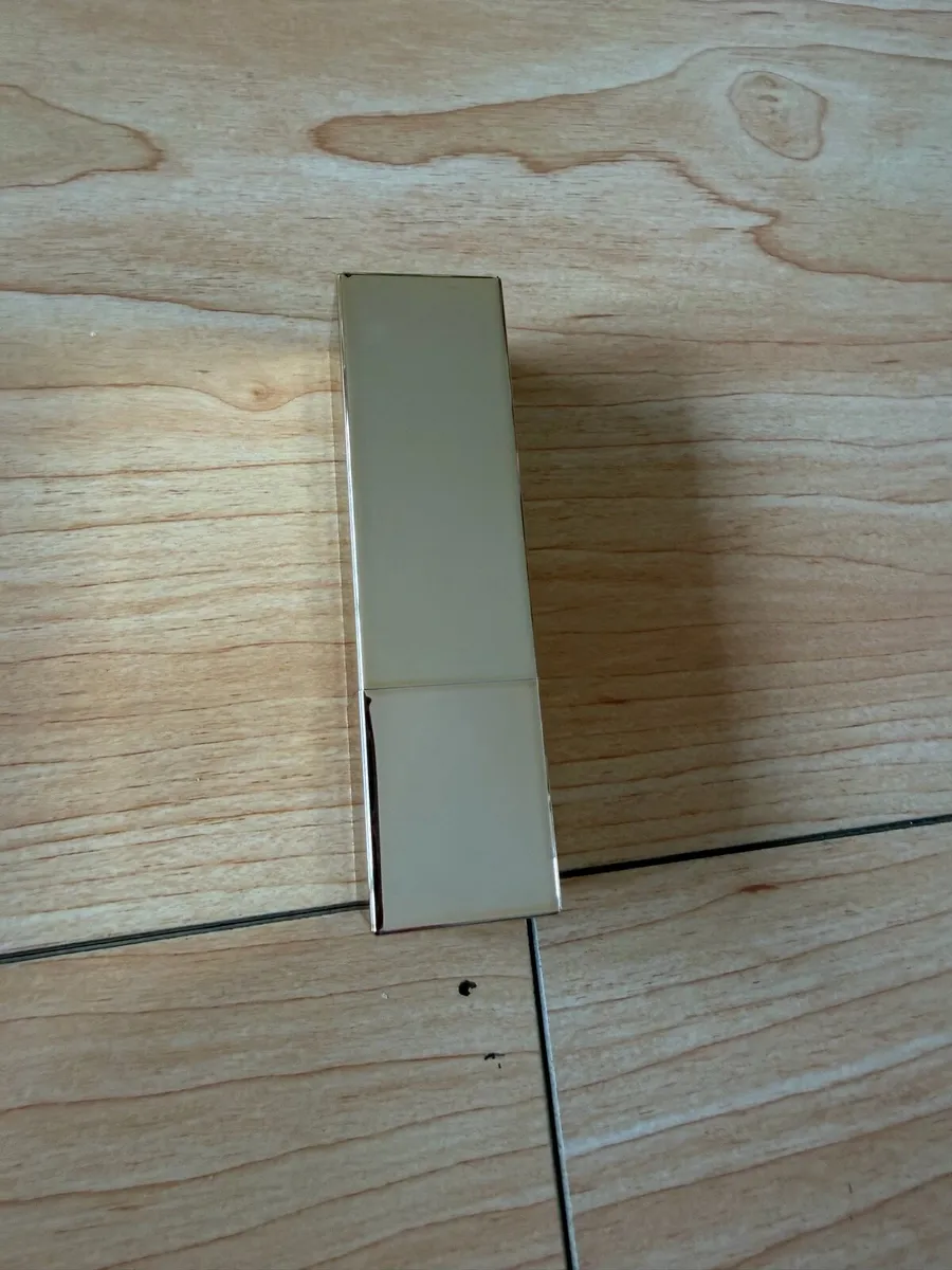 Estée Lauder Lipstick - Image 3