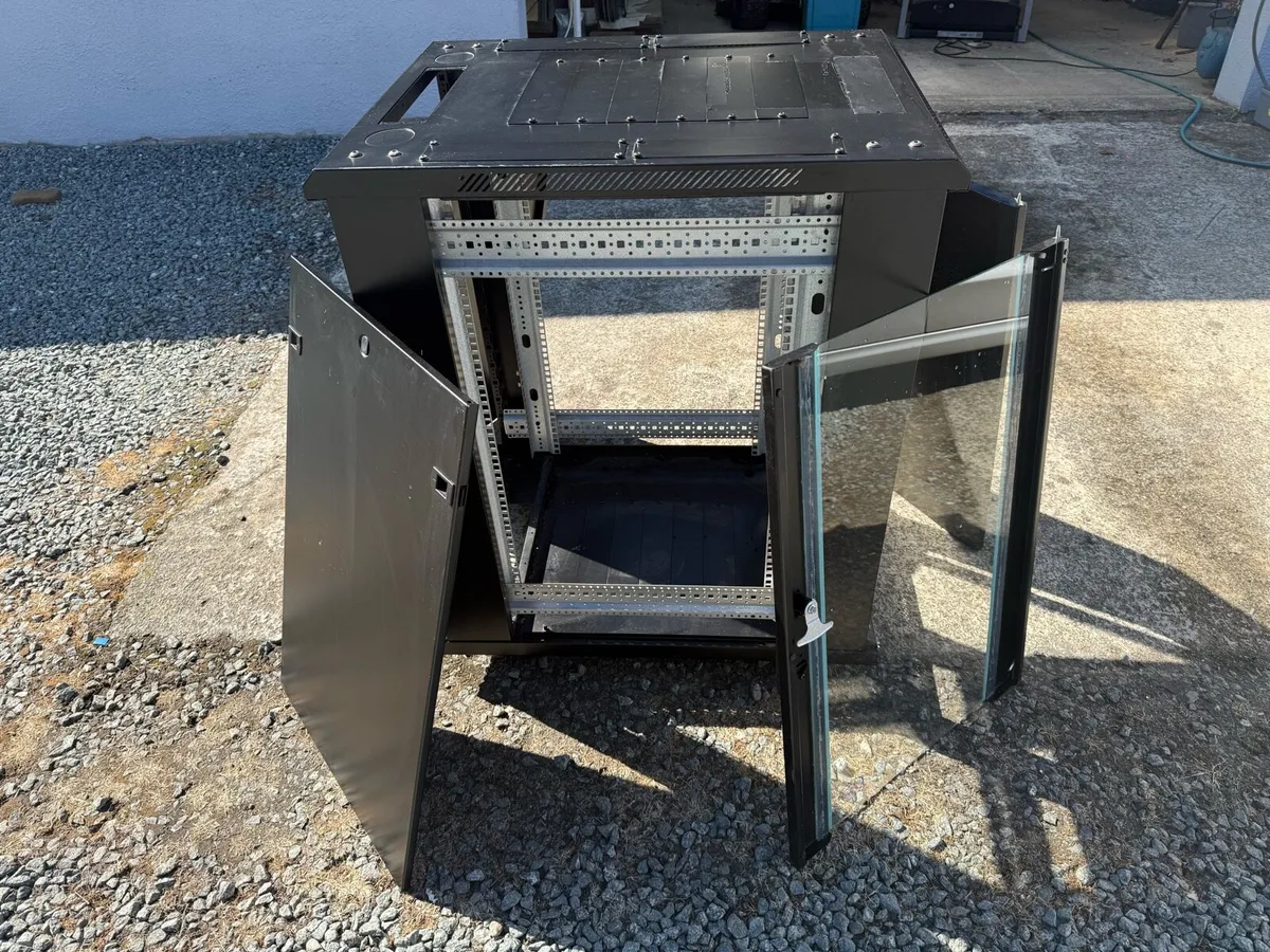 Comms/Server Cabinet - Image 3