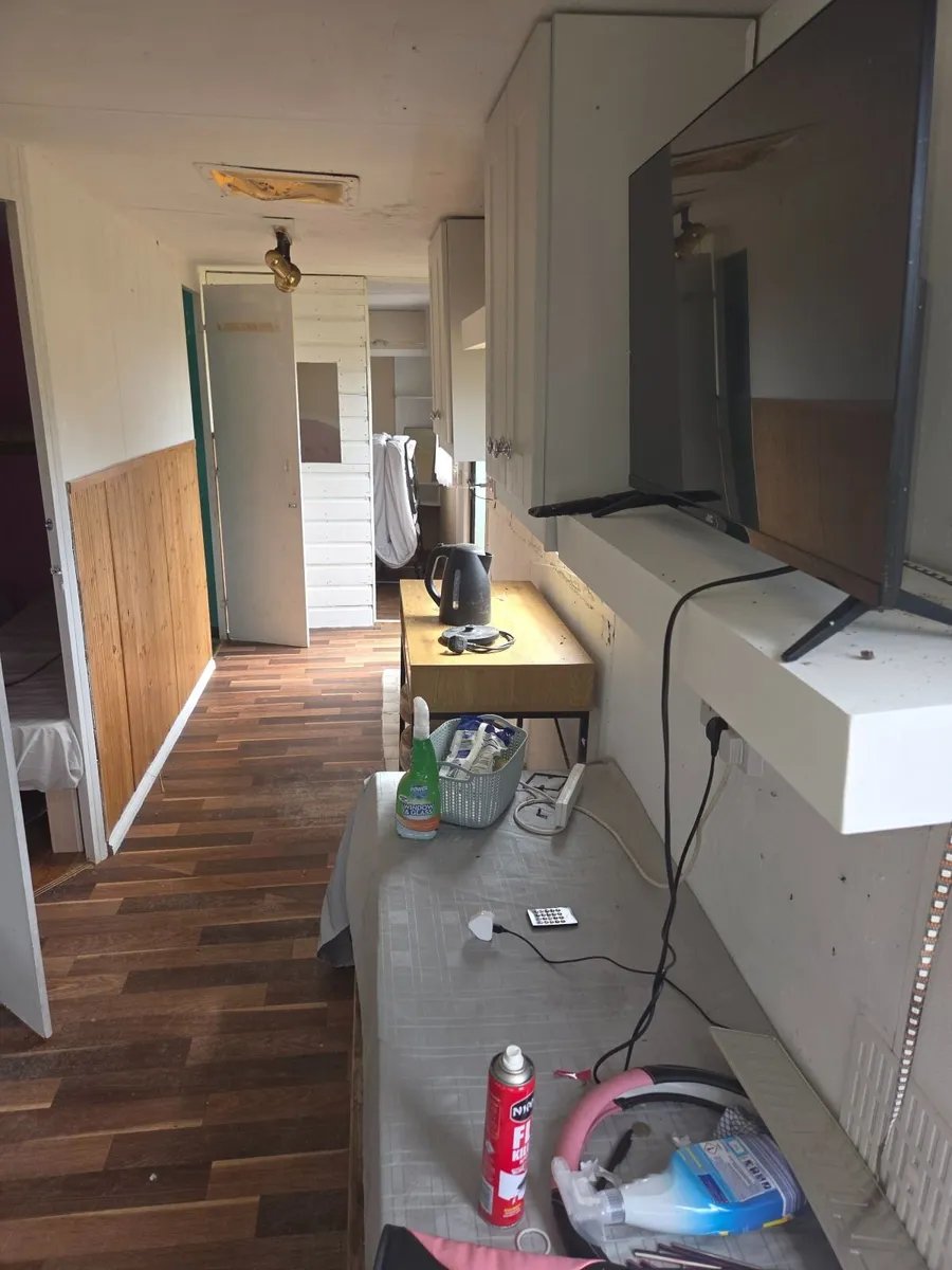 Mobile Home - Image 4