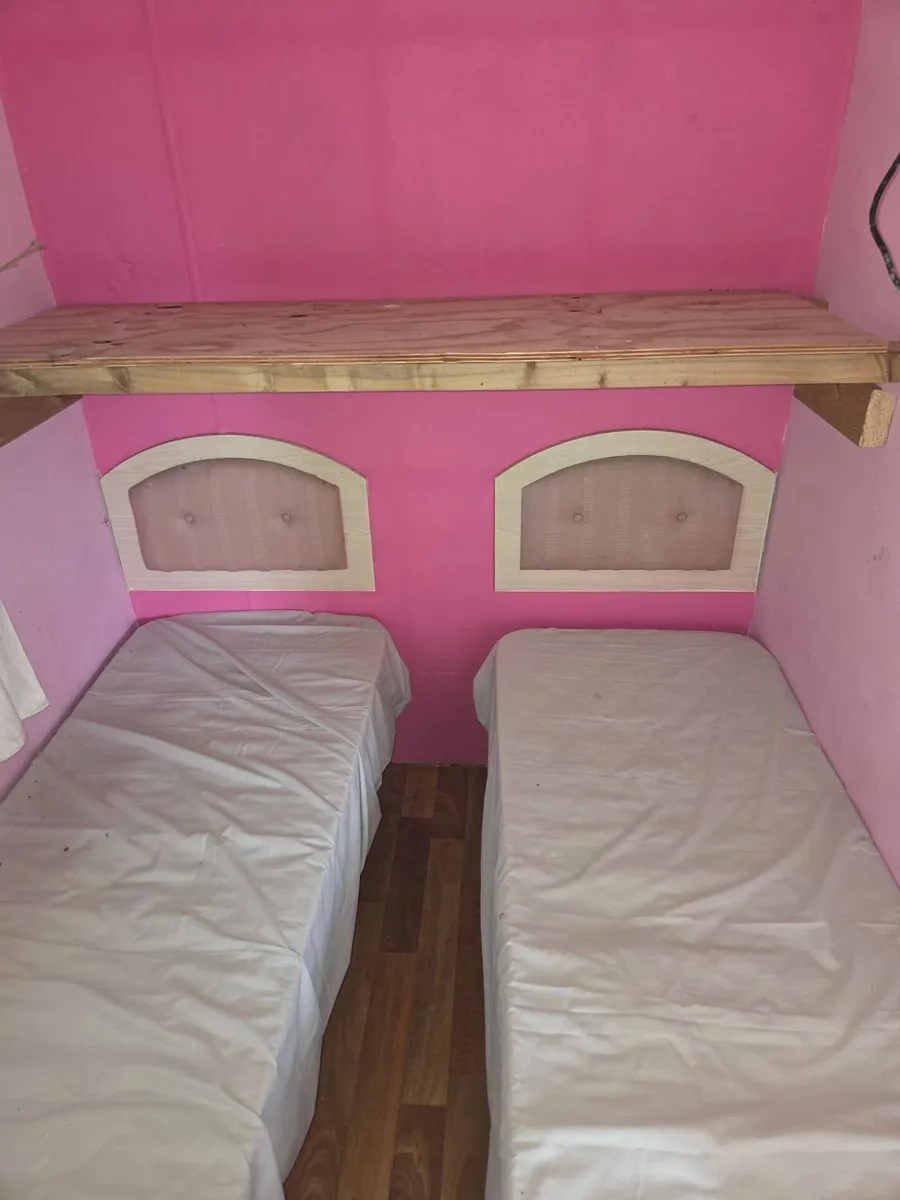 Mobile Home - Image 3