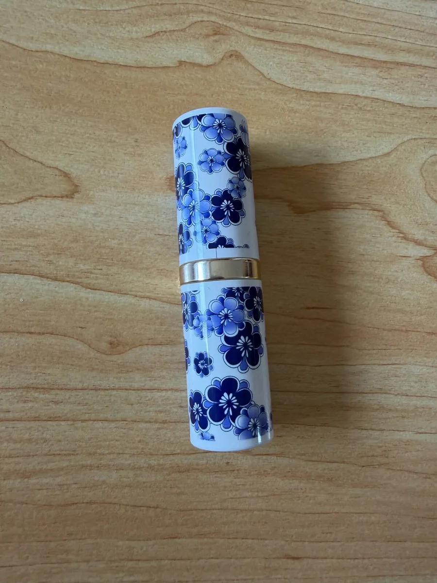 Estée Lauder Lipstick - Image 3