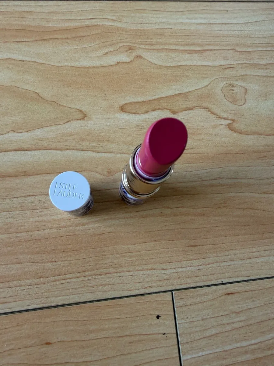 Estée Lauder Lipstick - Image 4