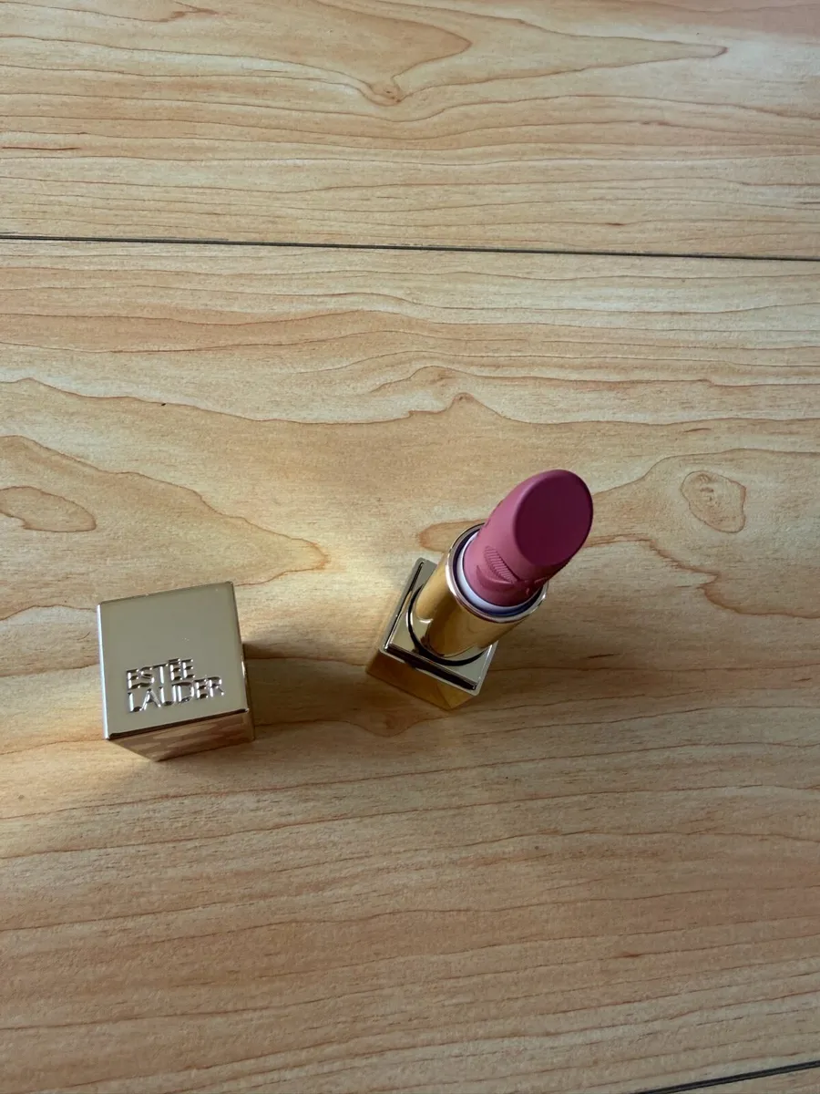 Estée Lauder lipstick - Image 4