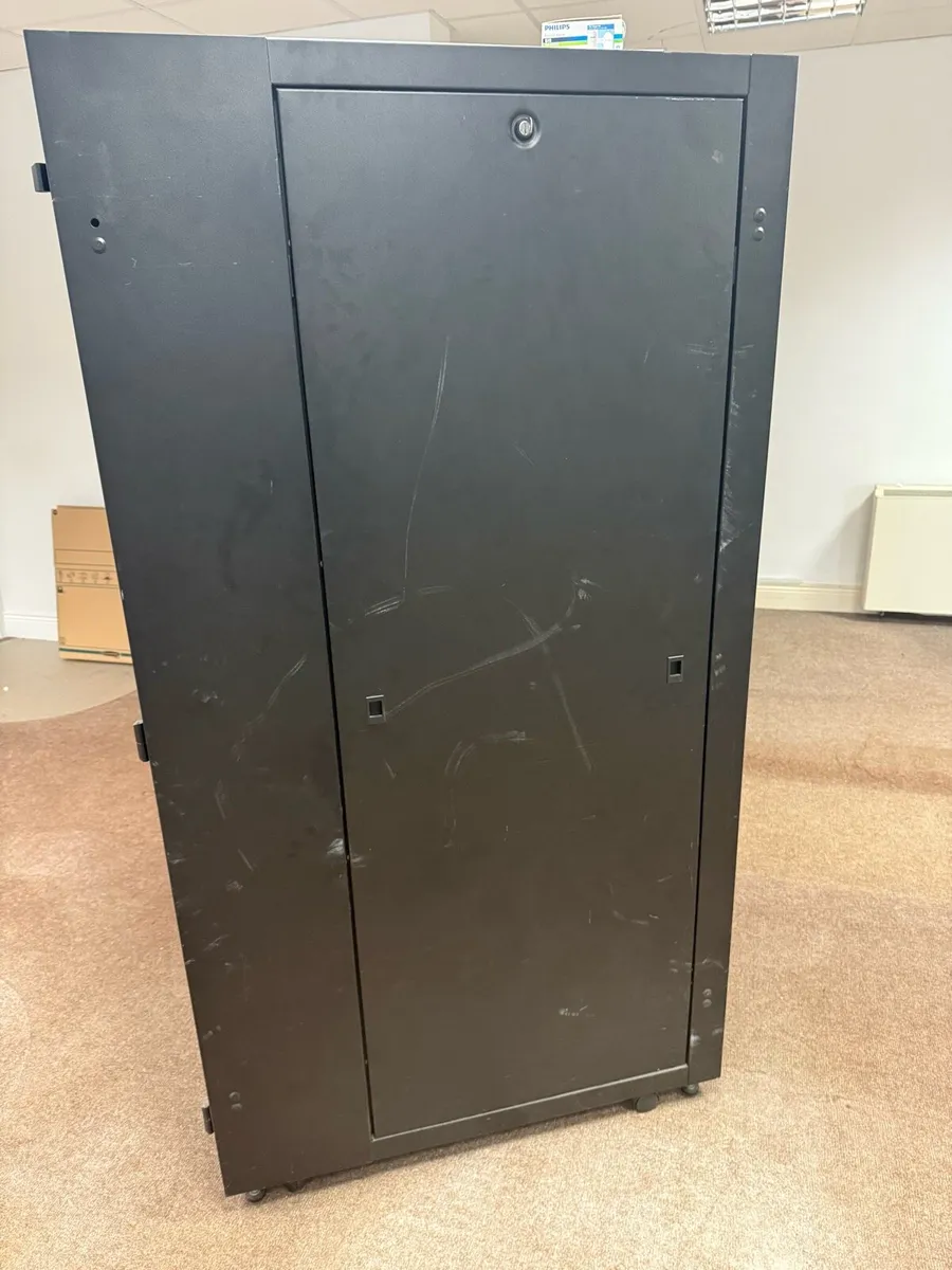 42U Floorstanding Server Cabinet – 600x1000mm - Image 2