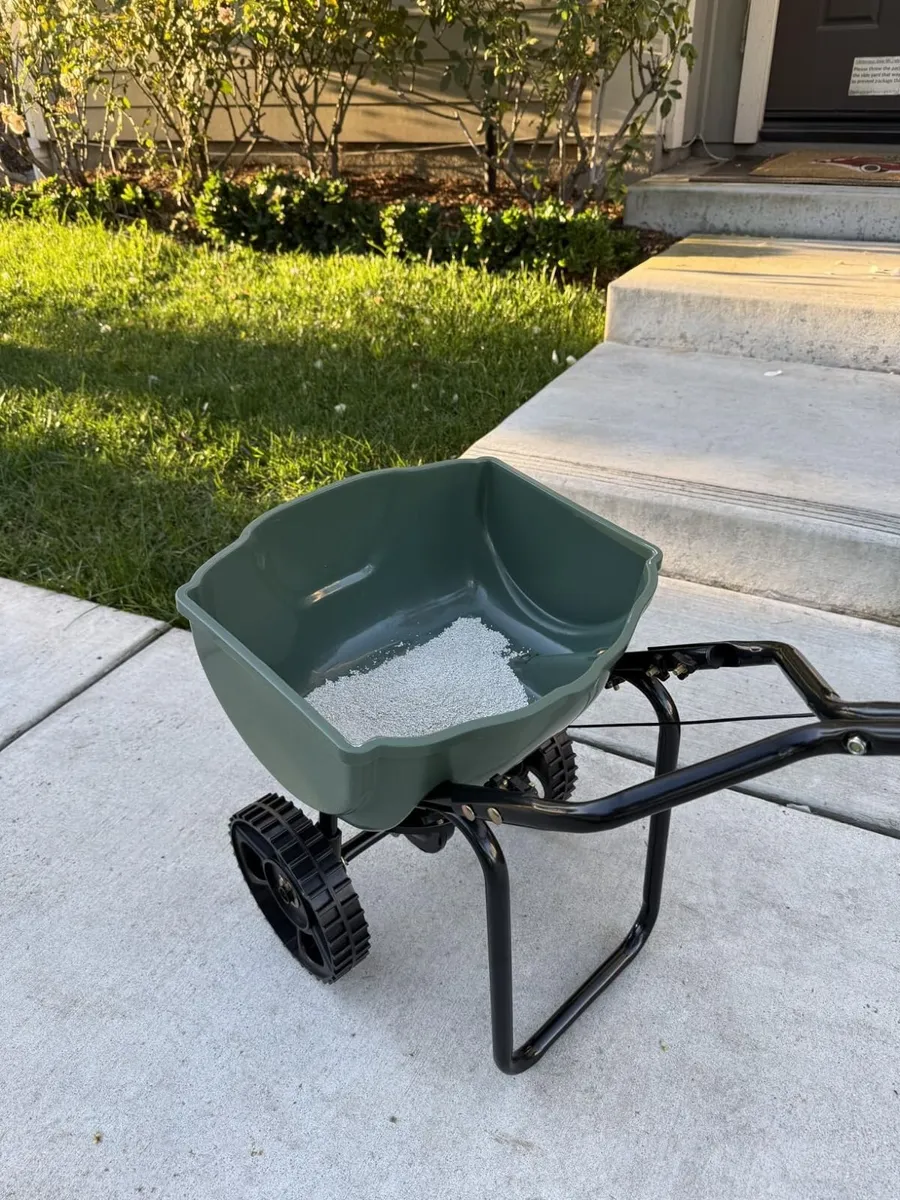 Push Lawn Fertiliser Spreader ..Free Delivery - Image 1