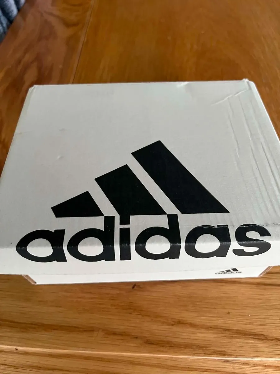 Adidas toddler runners size 5 UK - Image 3