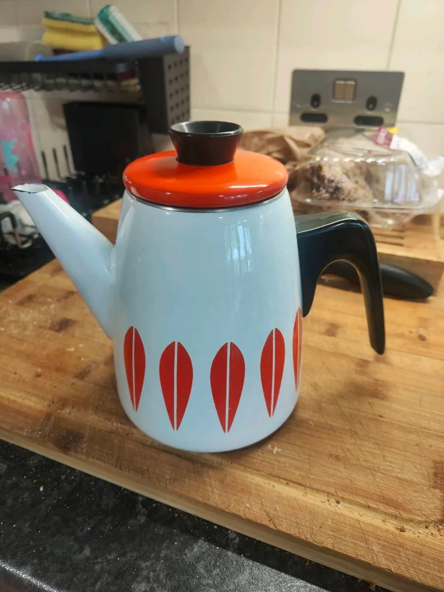Catherine Holme coffee pot - Image 1