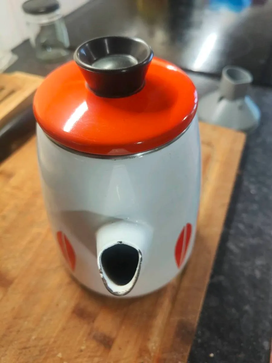 Catherine Holme coffee pot - Image 2