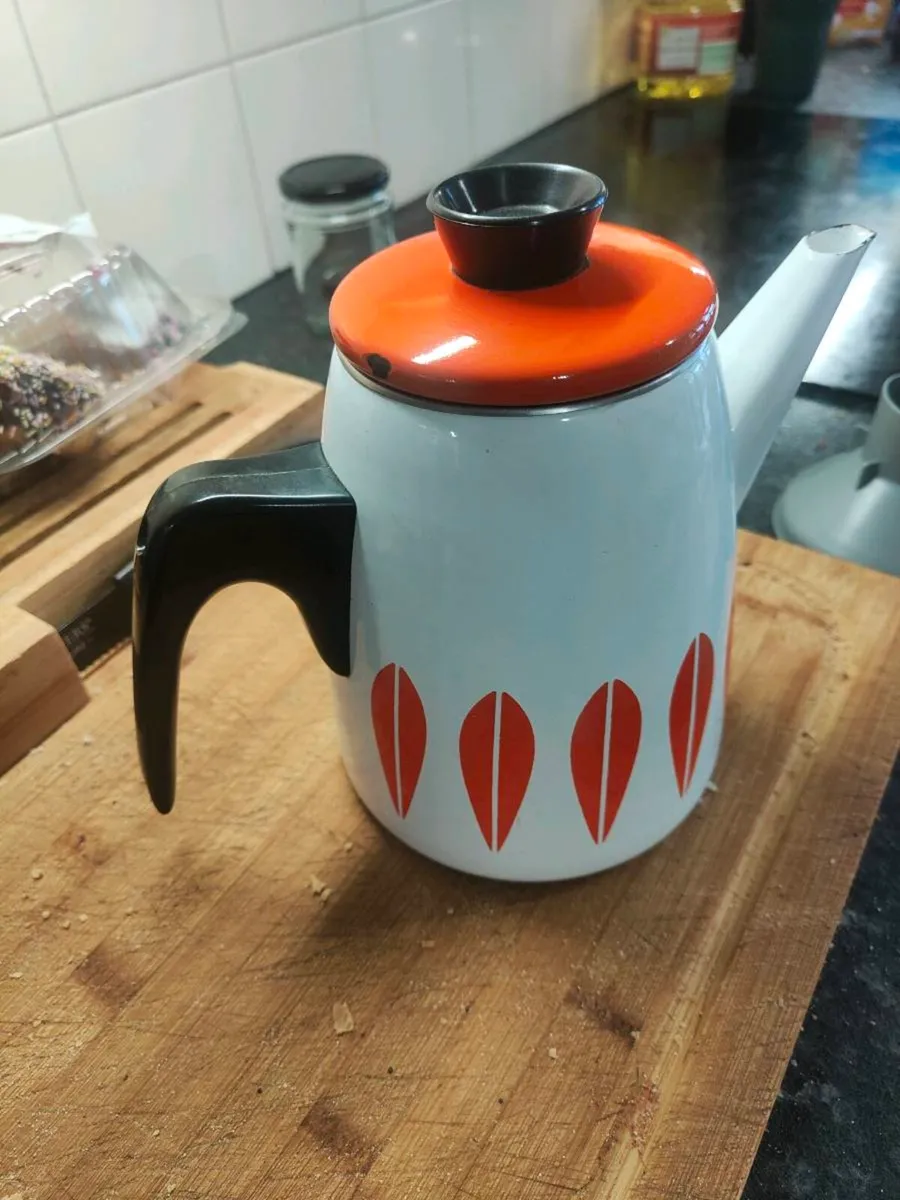 Catherine Holme coffee pot - Image 3