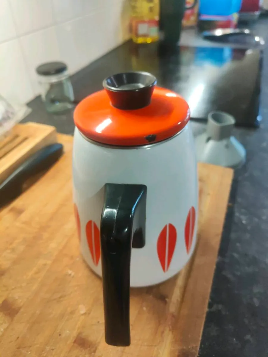 Catherine Holme coffee pot - Image 4