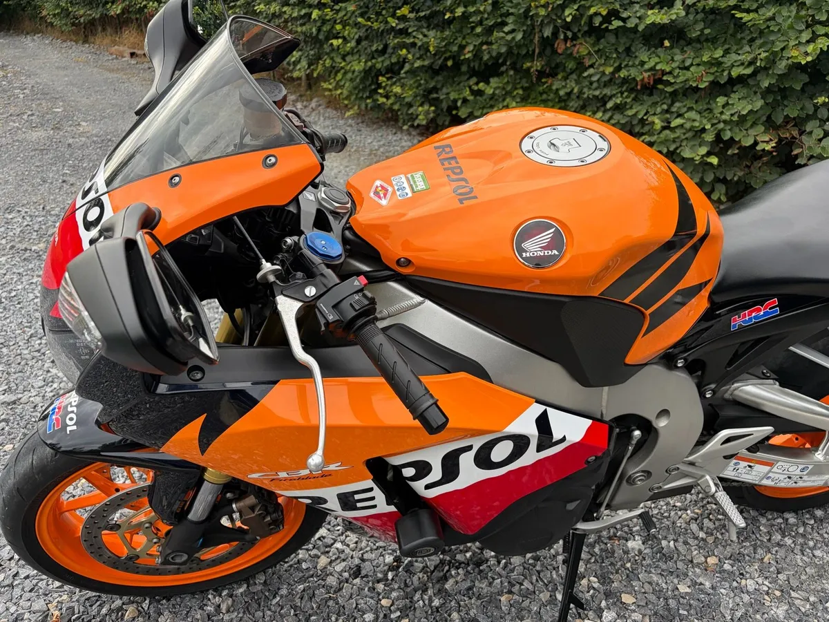 Repsol Honda fireblade 1000RR repsol - Image 3