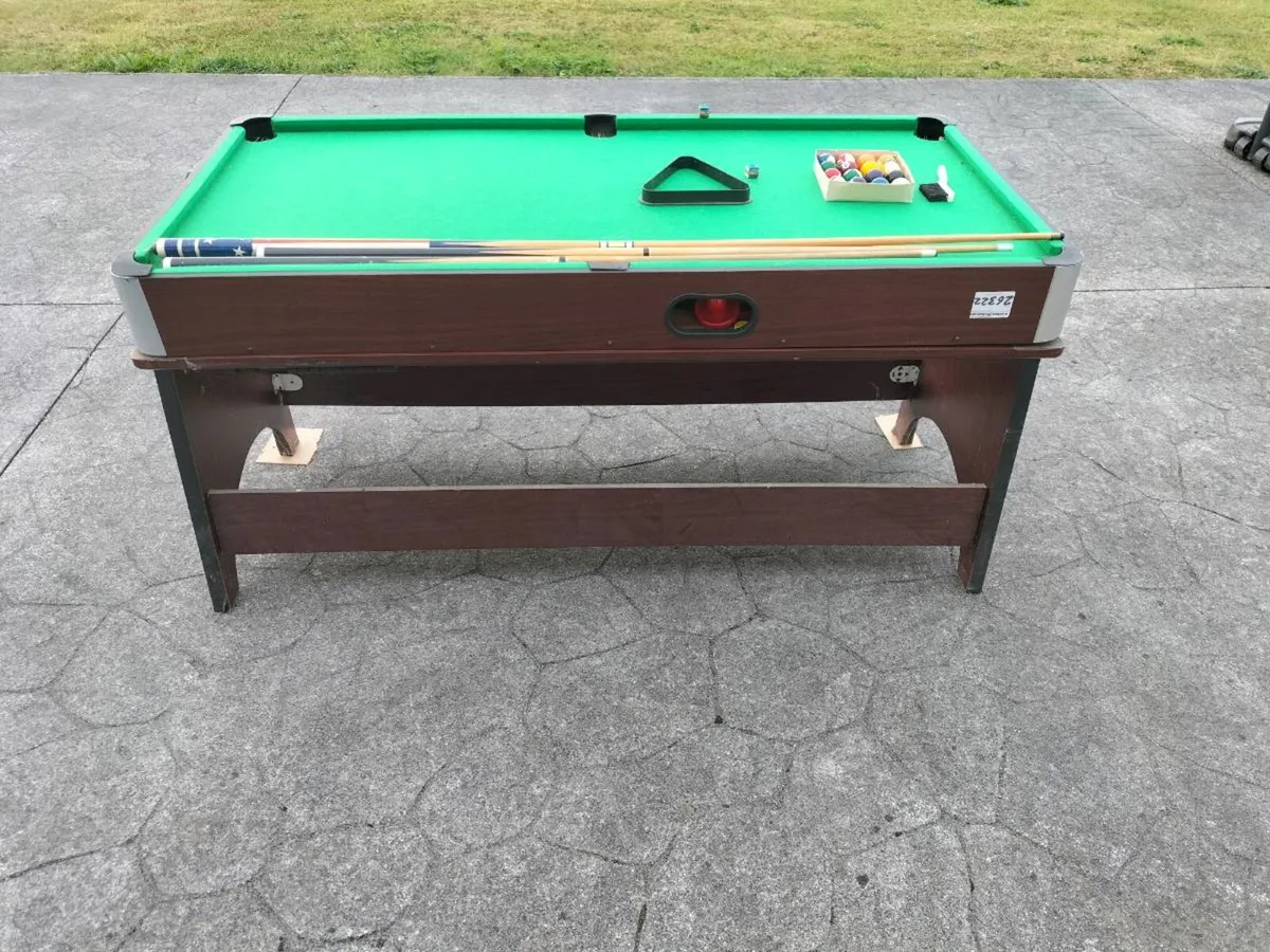 Pool table - Image 1