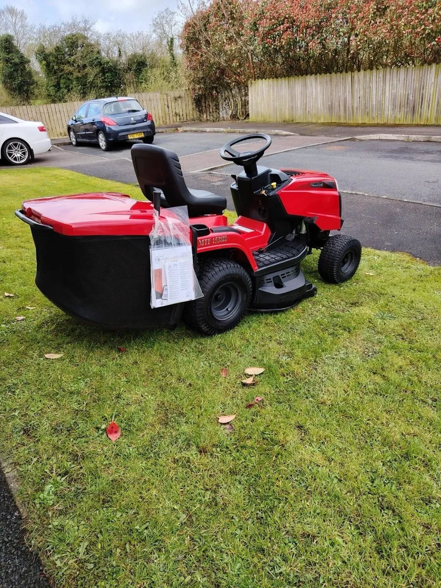Mountfield ride on lawnmower - Image 4