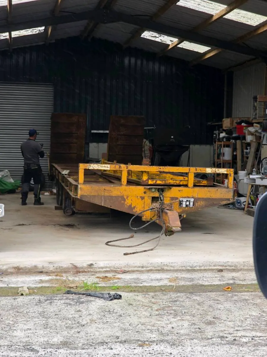 3 axle Dooley low loader - Image 1