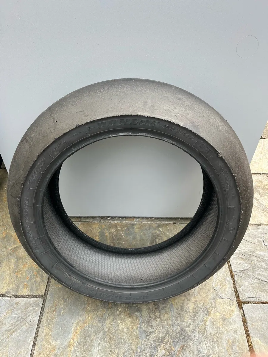 Dunlop D212 GP Racer Slicks - Image 1