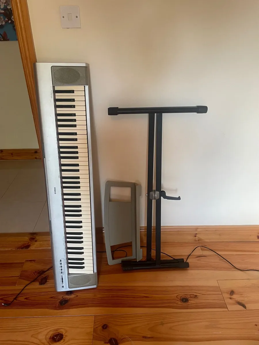 Yamaha Piaggero NP-30 keyboard - Image 1