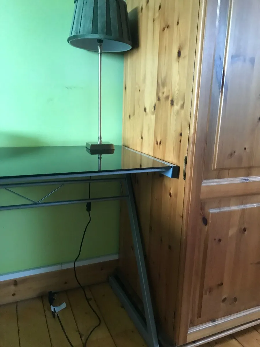 Stylish home office desk - Image 4