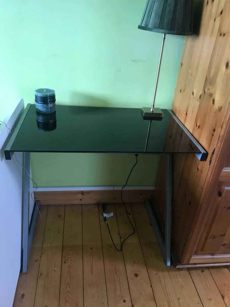 Stylish home office desk - Image 2