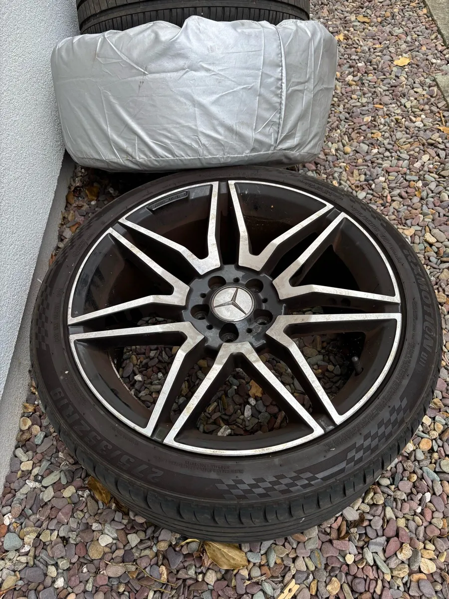 19” Mercedes alloy wheels with tyres - Image 3