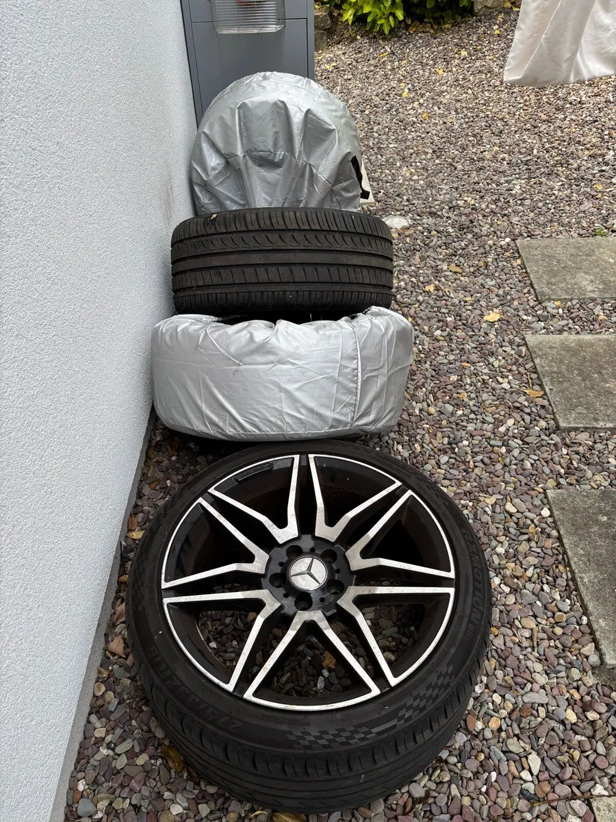 19” Mercedes alloy wheels with tyres - Image 4