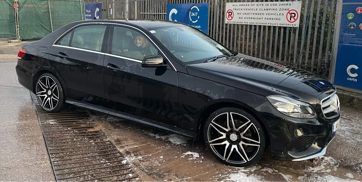19” Mercedes alloy wheels with tyres - Image 1