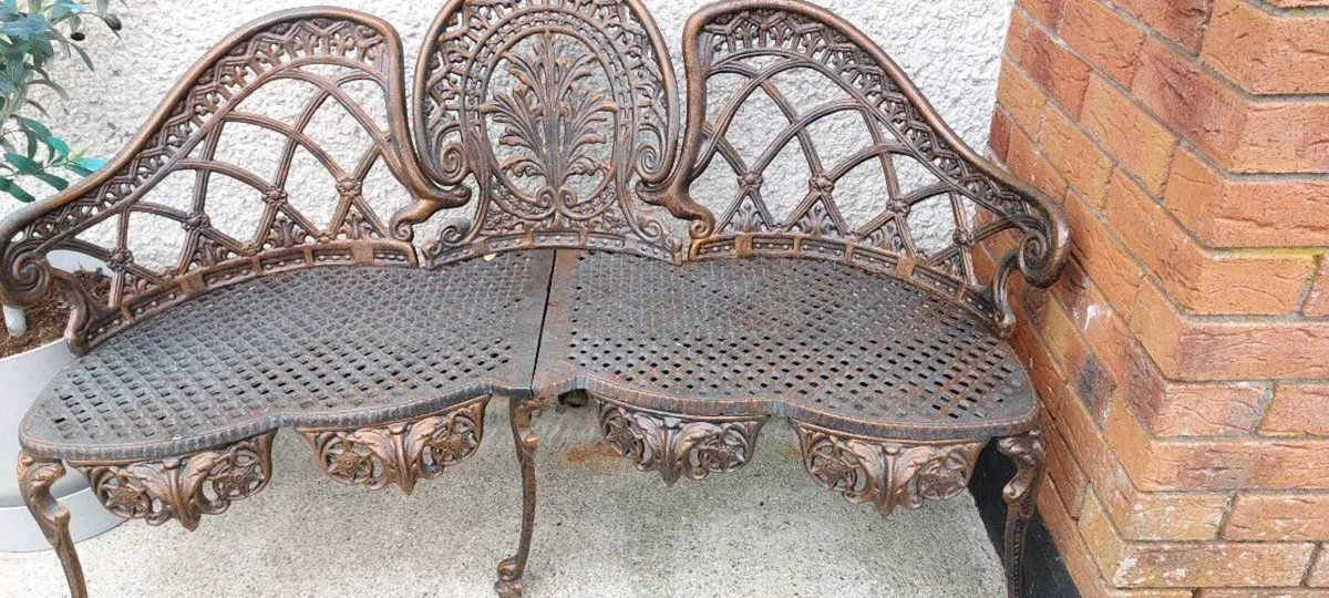 Cast iron bench - Image 1