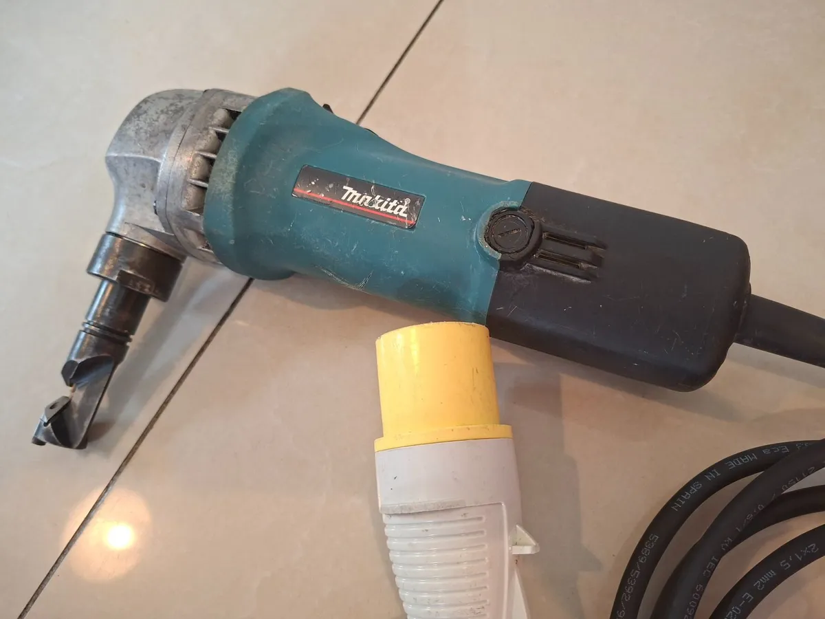 Makita Jn1601 Tin Nibblers 110v - Image 2