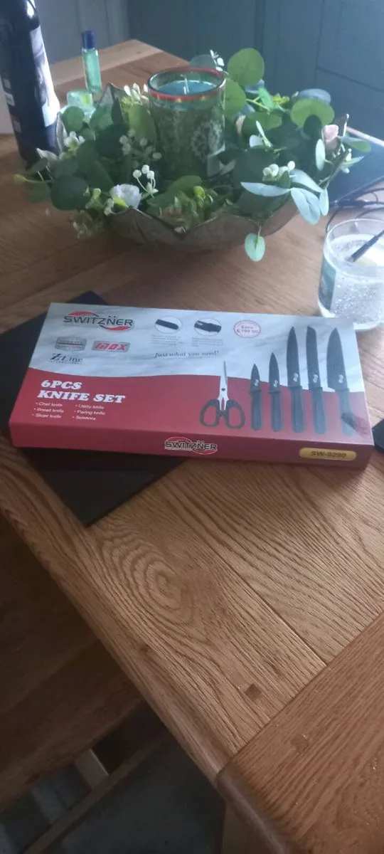 Knives - Image 1