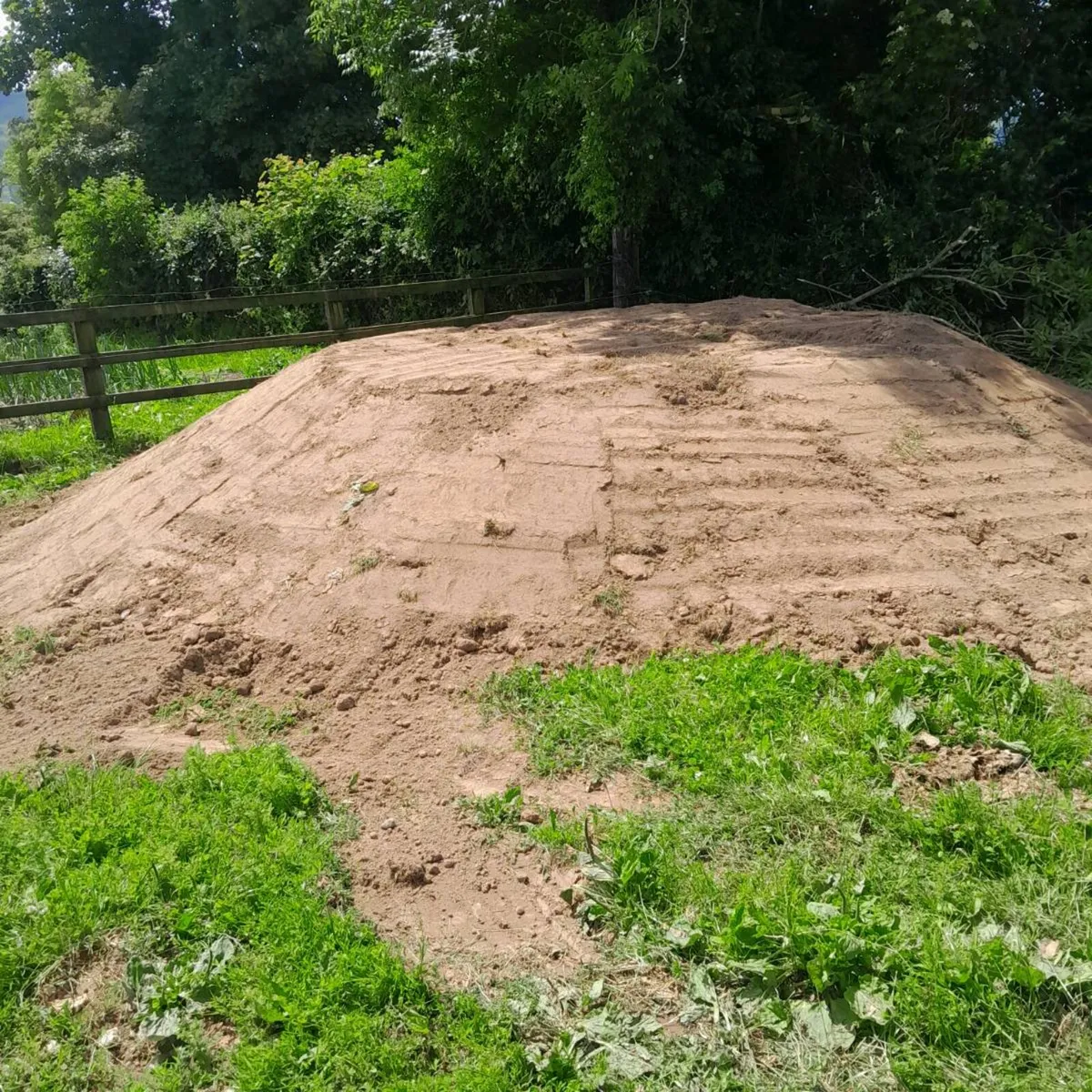 Topsoil for sale - Image 2
