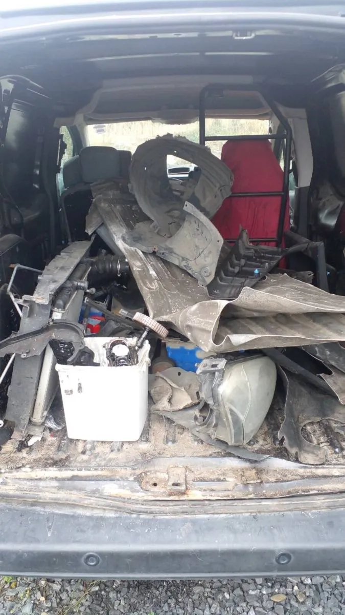 2013 Citreon Berlingo Breaking for parts - Image 2