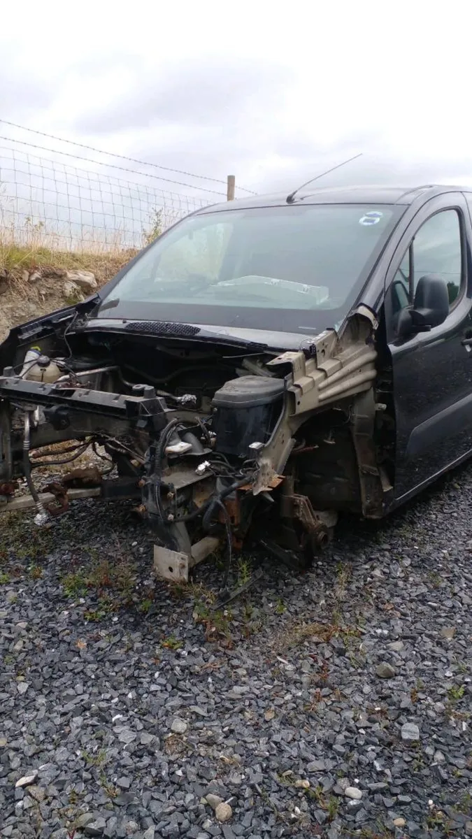 2013 Citreon Berlingo Breaking for parts - Image 3