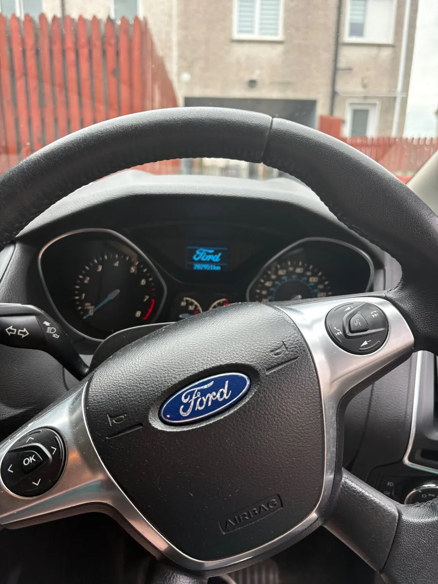 Ford Focus 2014 - Image 2