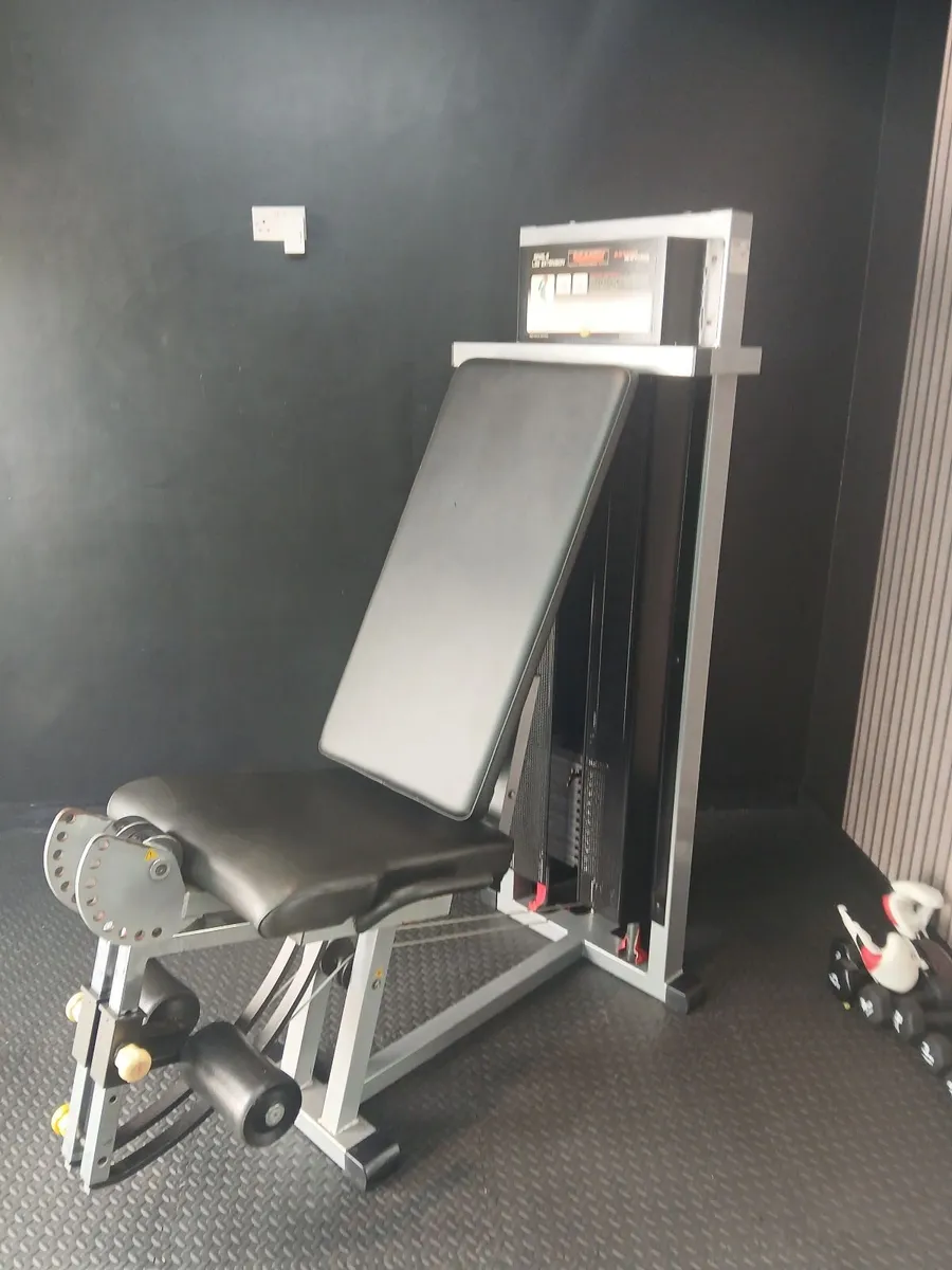 Leg Extension Machine - Image 4