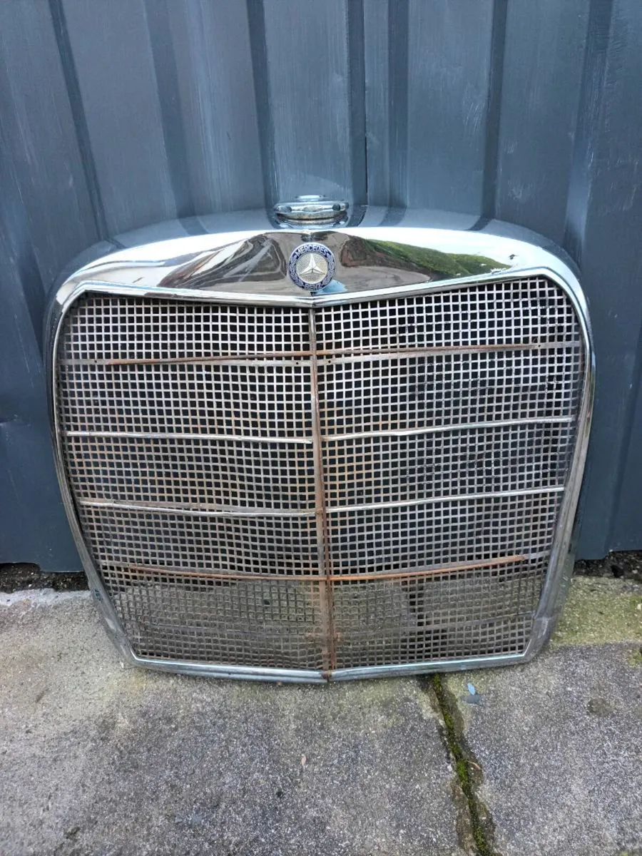 Mercedes Grill
