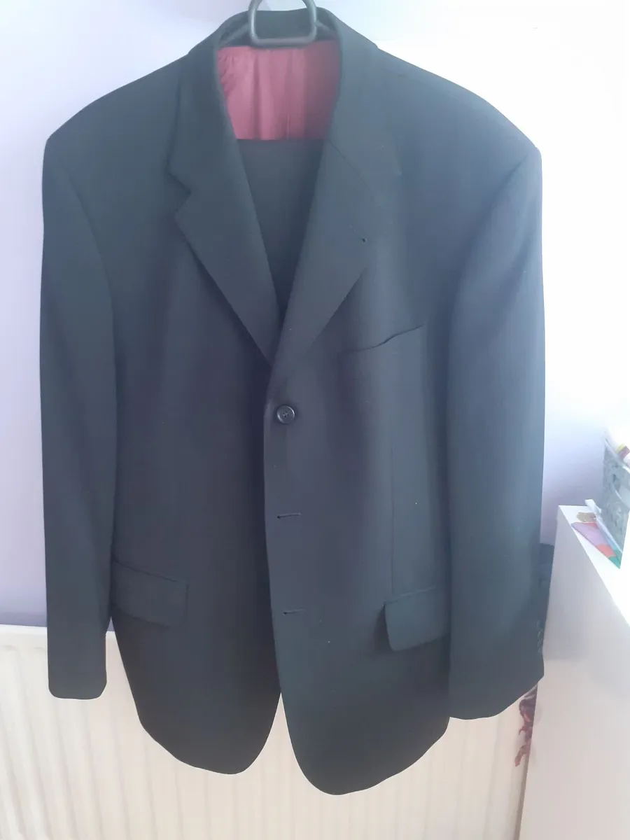 Mens Suit - Image 1