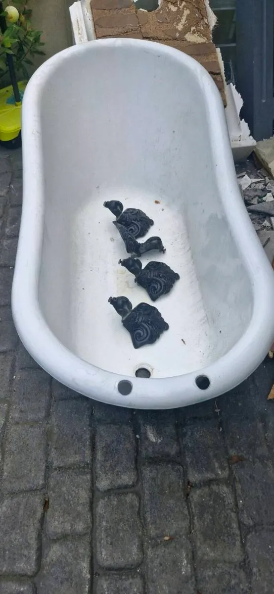 Cast Iron Free Standing Bath - Image 2