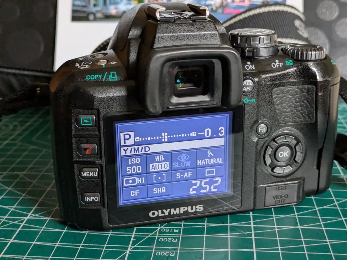 Olympus E-400 Kodak CCD sensor DSLR camera - Image 4