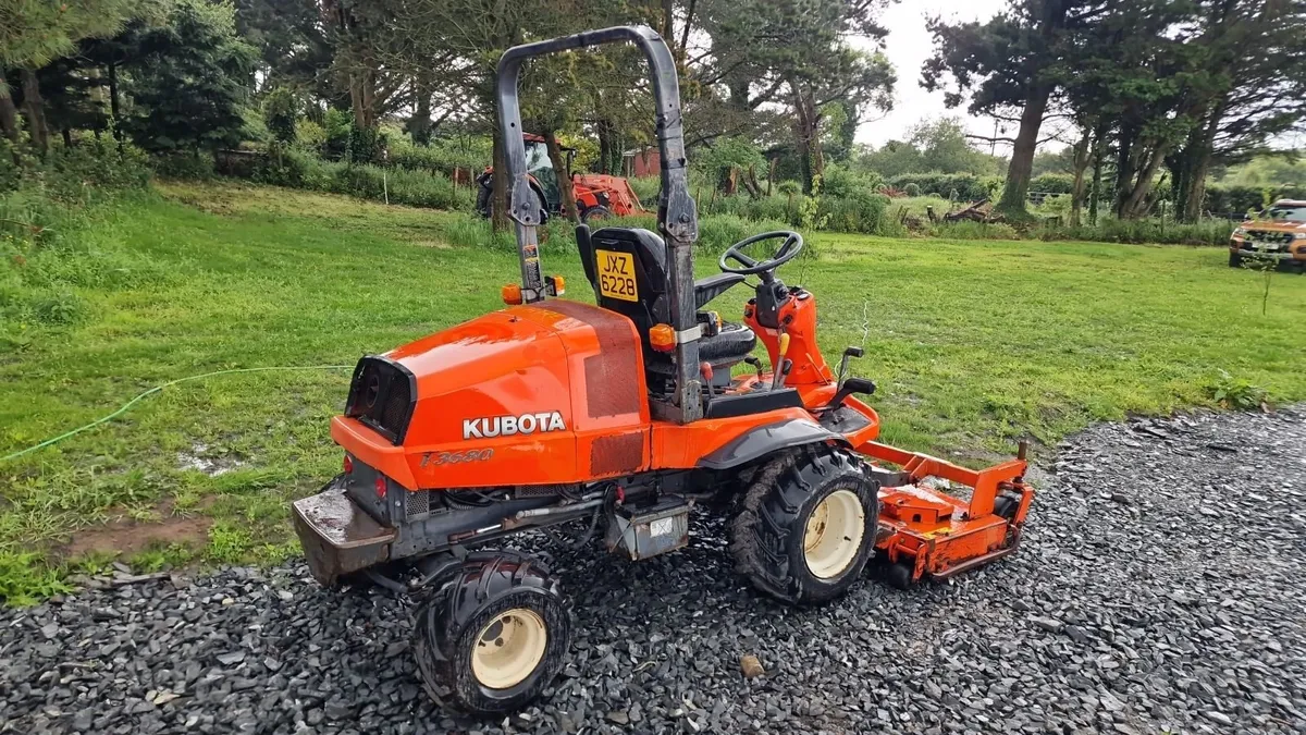 Kubota F3680 ride on mower lawnmower - Image 1