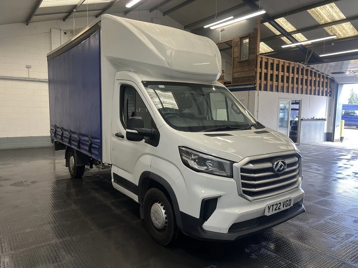 2022 Maxus Deliver 9 CurtainSider Van - Image 1
