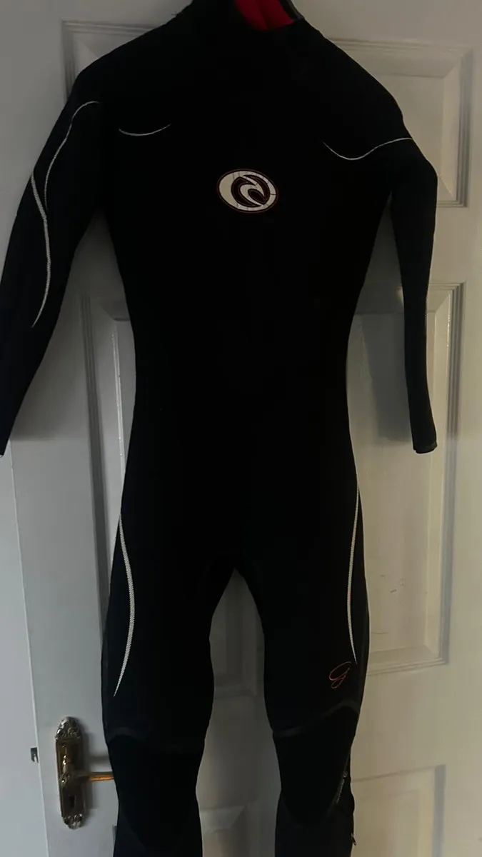 Women's Ripcurl wetsuit - Image 1
