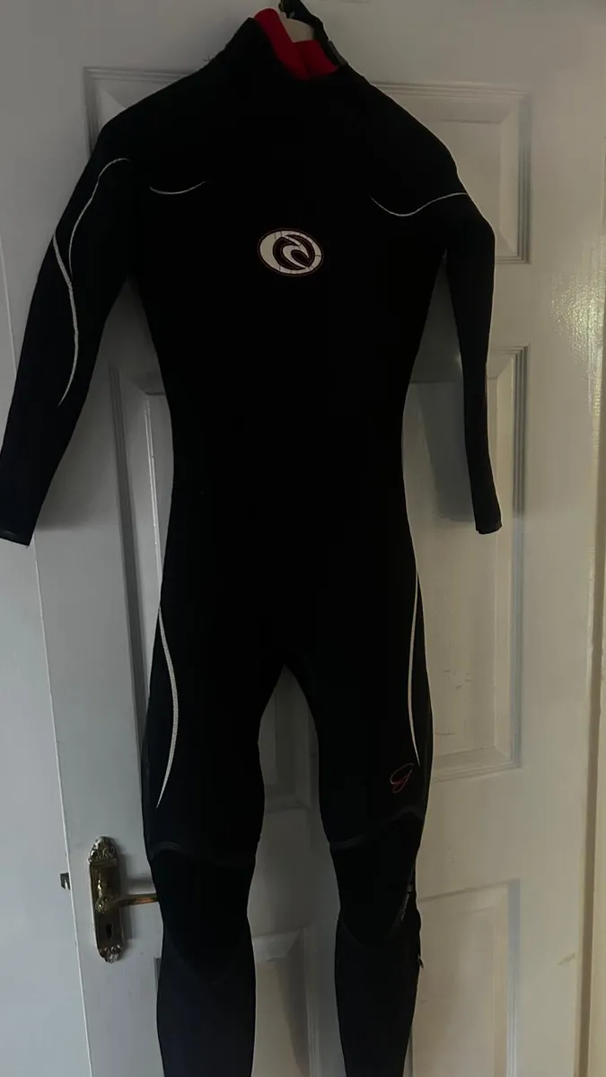 Women's Ripcurl wetsuit - Image 2
