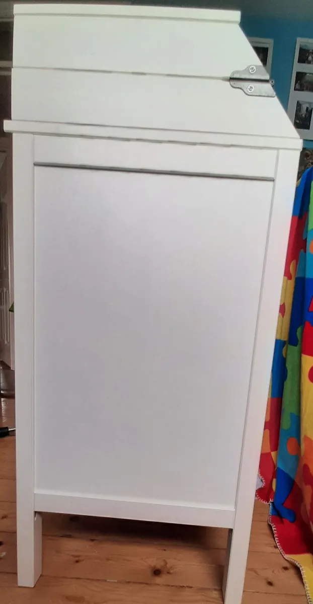 Baby changing table - Image 2
