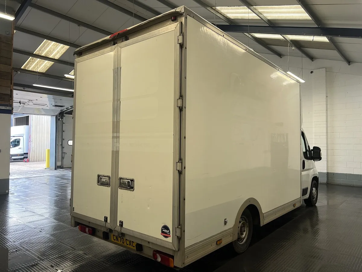 2020 Peugeot Boxer Luton Low Loader Van - Image 3