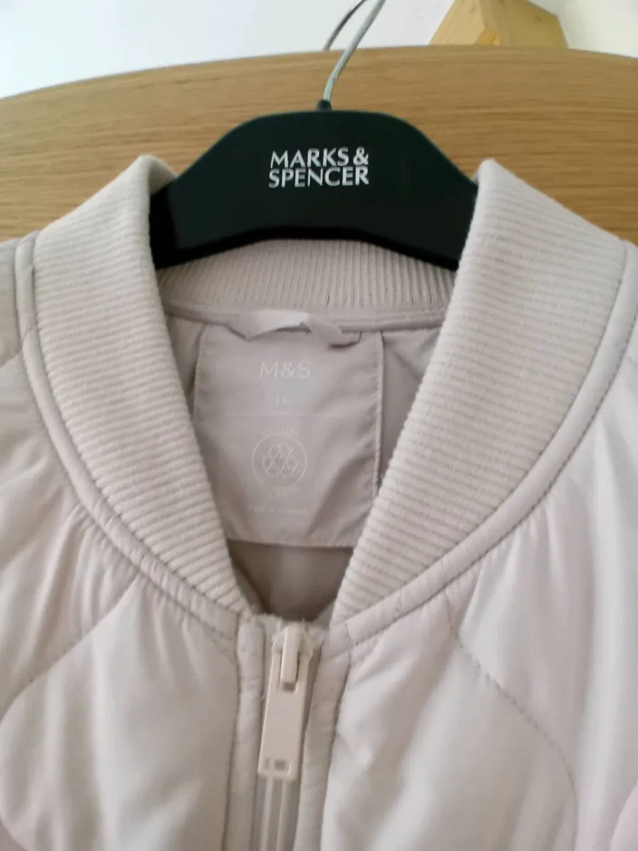 Gilet (Cream) - Image 1