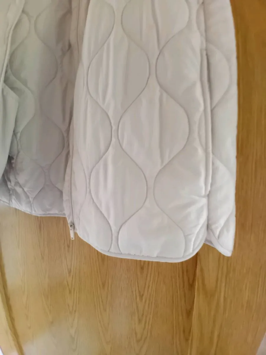 Gilet (Cream) - Image 2
