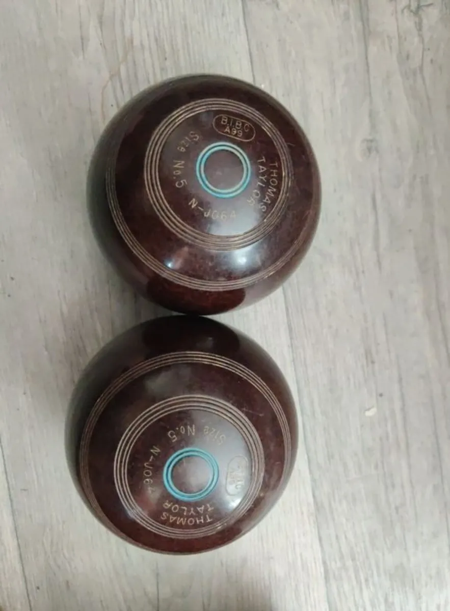 Lawn bowls with bag - Image 3