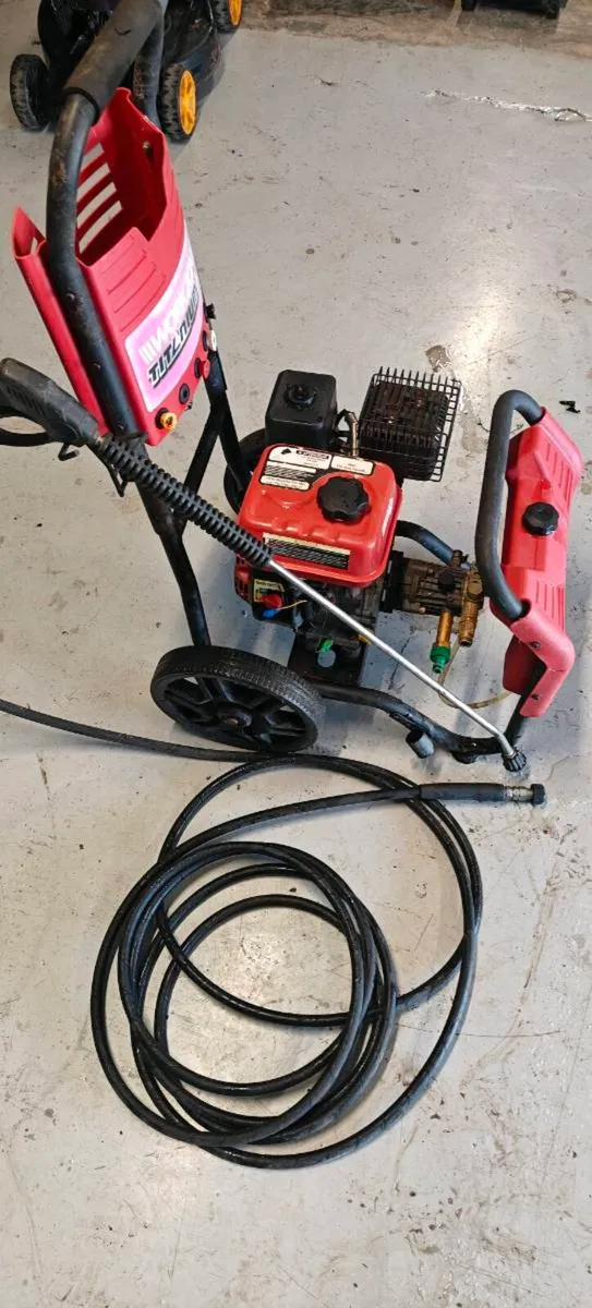 Petrol power washer - Image 1