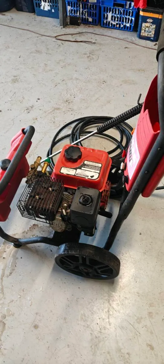 Petrol power washer - Image 3