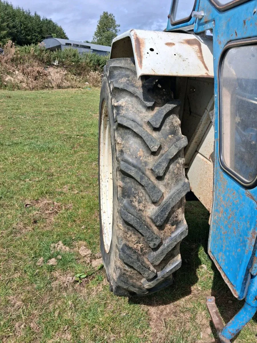 Ford 5000 and Farming Accessories - Image 4