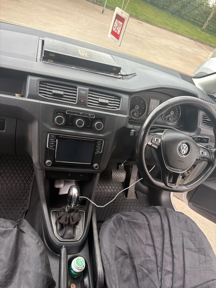 Volkswagen Caddy Van - Image 4